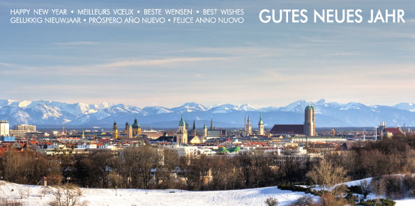 Neujahrskarte München Stadtansicht mit den verschneiten Alpen im Hintergrund