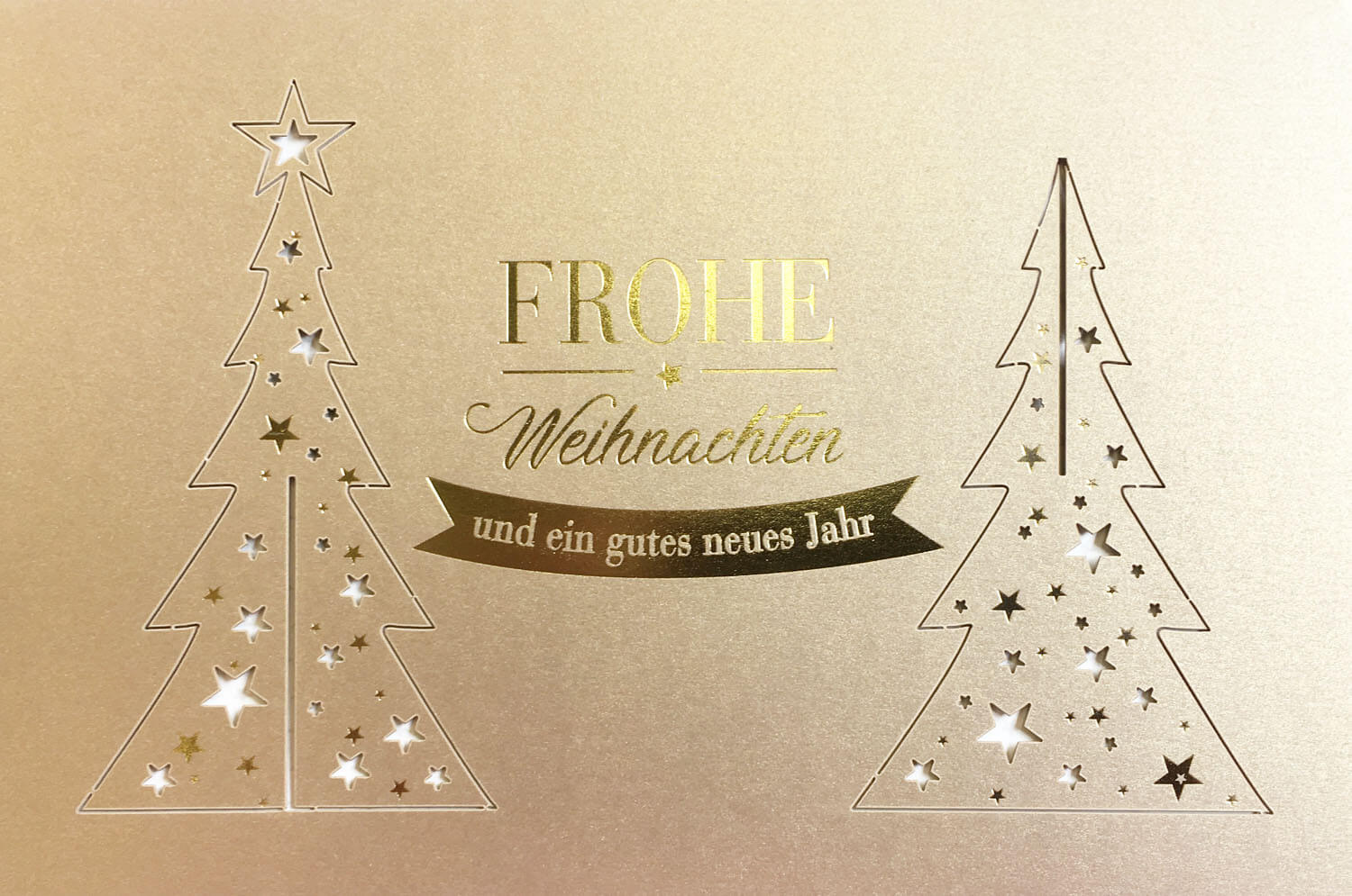 Exklusive Weihnachtskarte mit Folienprägung und Weihnachtsbaum zum Aufstellen