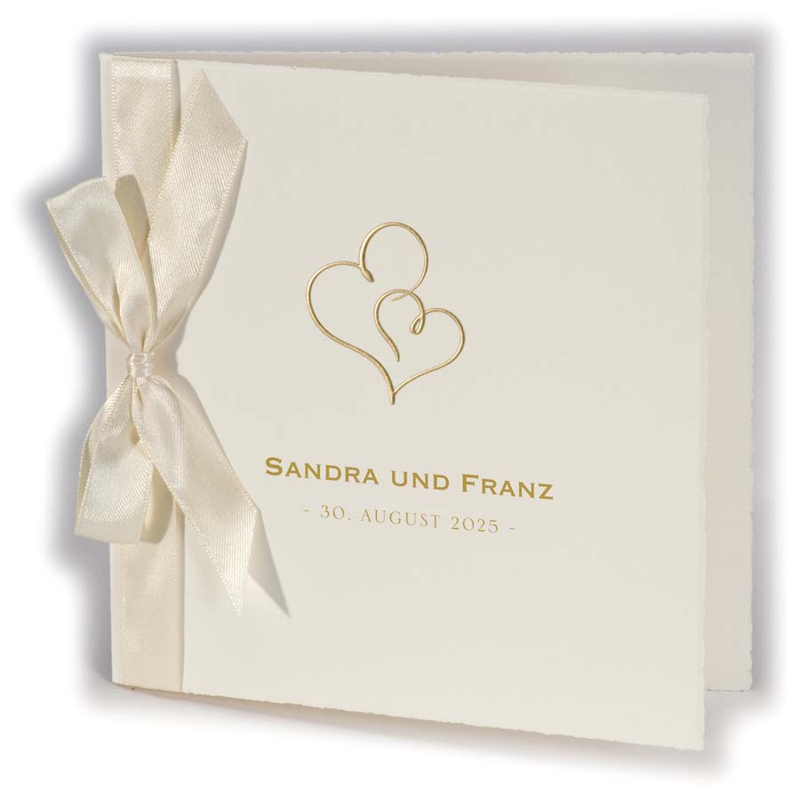 Hochzeitskarte als Büttenkarte Pure Cotton in creme mit Satinband und goldenen Herzen