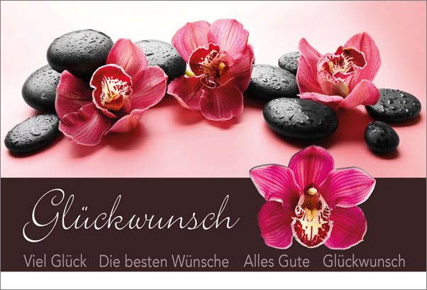 Glückwunschkarte mit Orchideenblüten und schwarzen Kieselsteinen