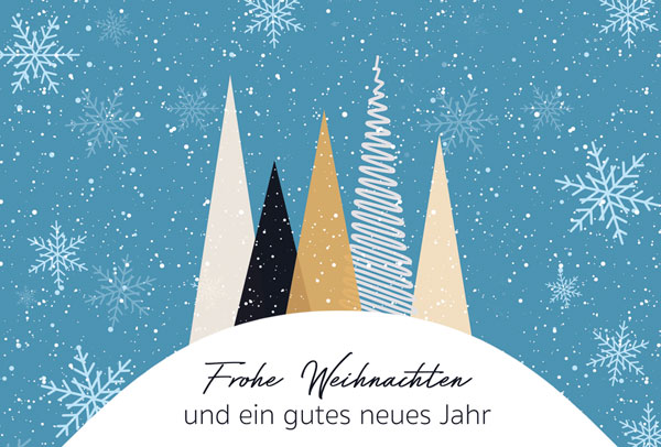 Winterliche Weihnachtskarte mit Eiskristallen, Weihnachtsgruß und Bäumchen auf Schneehügel