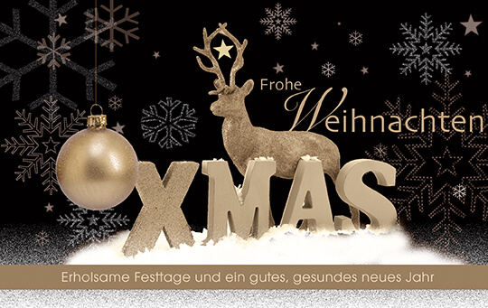 Schwarze Weihnachtskarte mit goldenem Hirsch, Gruß, Kugel und XMAS