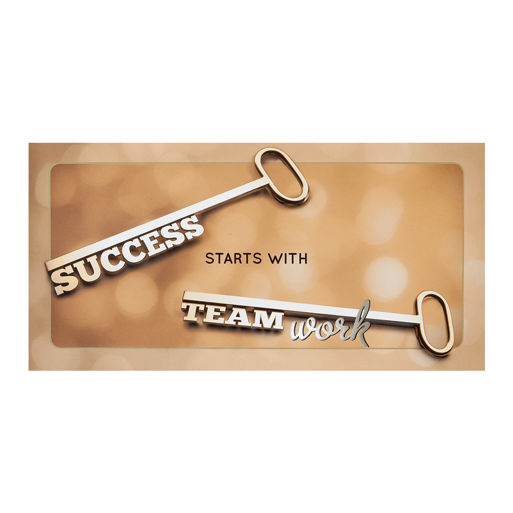 Team-Neujahrskarte mit Schlüssel und Spruch "Success starts with TEAM work" im DIN lang Format