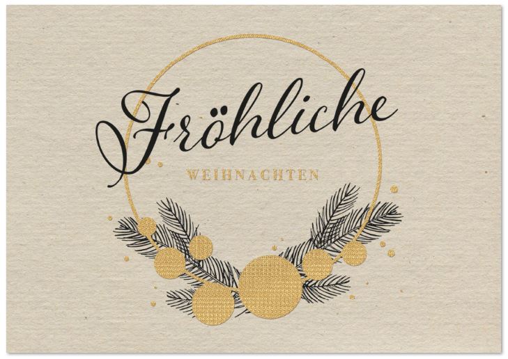 Naturgraue Weihnachtskarte mit "Fröhliche Weihnachten", goldenen Kugeln und Tannenzweigen