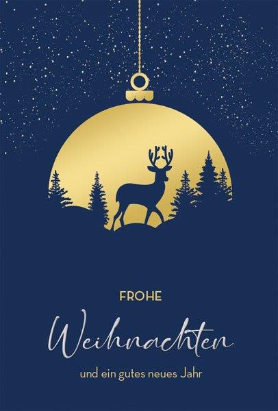 Dunkelblaue Weihnachtskarte mit Hirsch und Tannenbäumen in goldener Weihnachtskugel