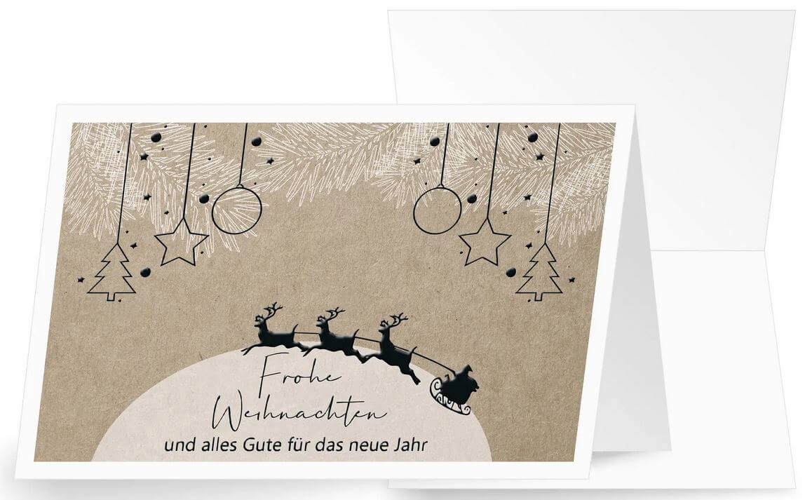 Zauberhafte Weihnachtskarte mit weihnachtlichen Grüßen, Rentierschlitten und hängenden Kugeln