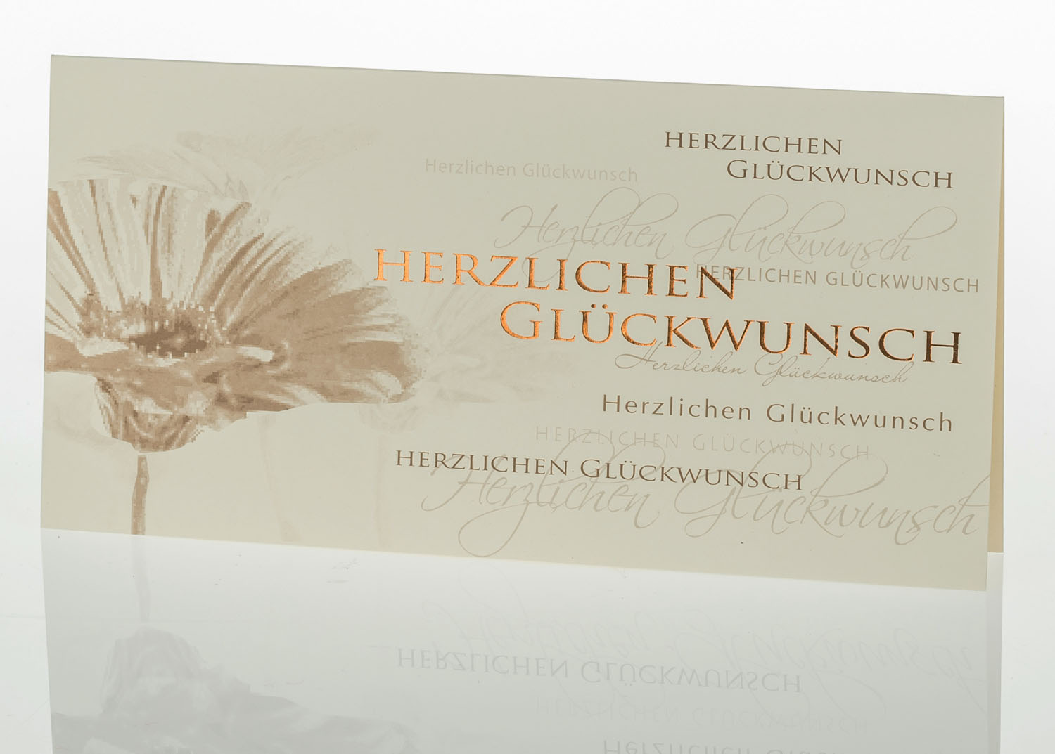 Glückwunschkarte creme mit Gerbera Blüte und Folienprägung