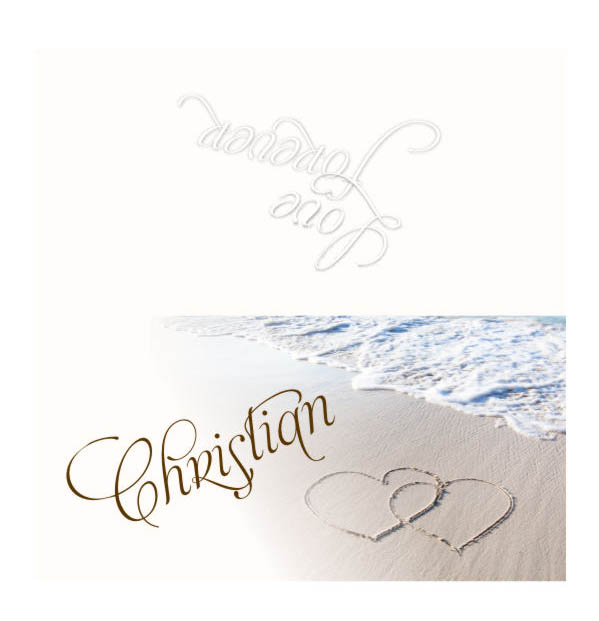 Maritime Tischkarte mit Herzen im Sandstrand am Meer und Schriftzug Love forever