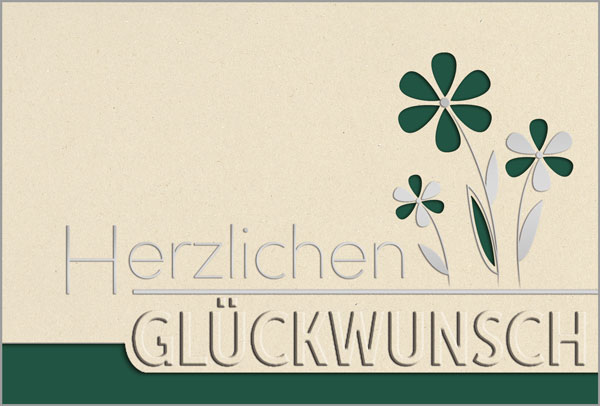 Naturbraune Glückwunschkarte mit Schriftzug „Herzlichen Glückwunsch“, gelaserten Blumen und Einlegeblatt in dunkelgrün