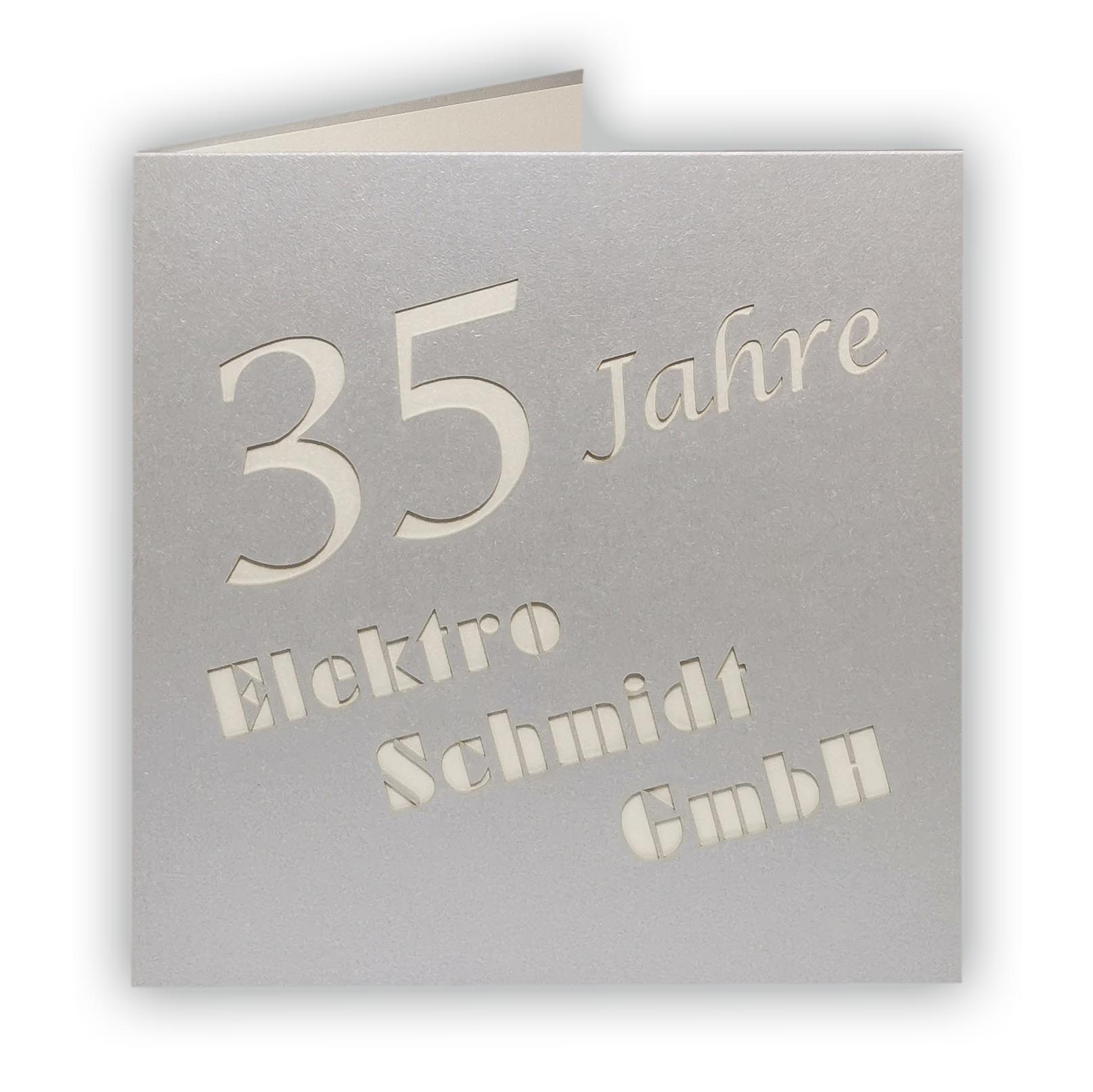 Edle Firmenjubiläumskarte aus silberfarbenem Metallic-Karton im Beispiel mit 35 Jahren