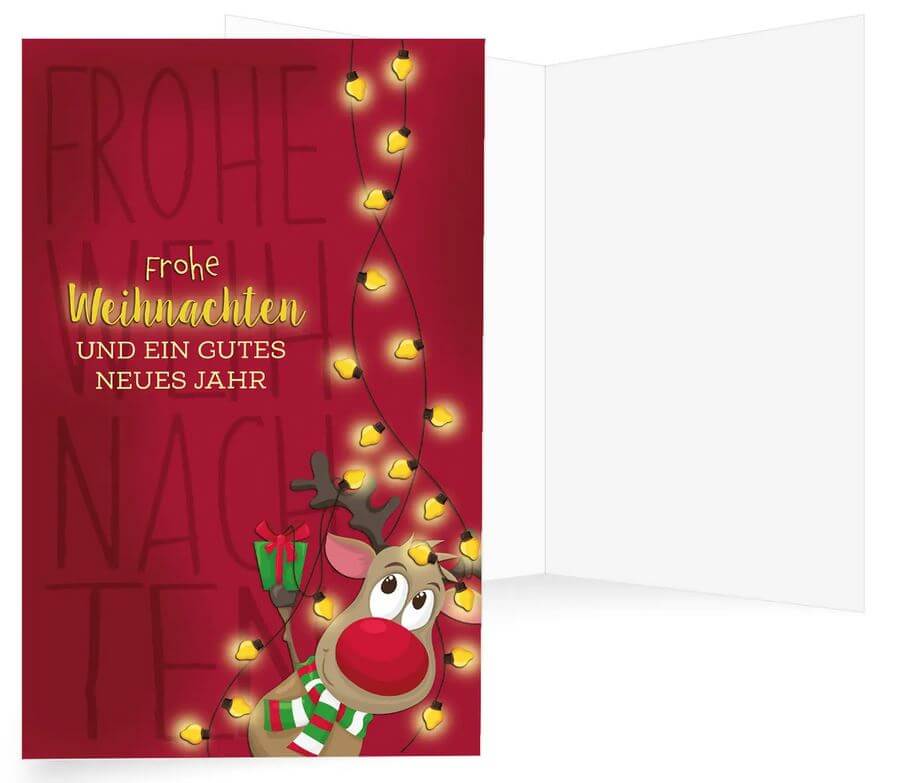 Rote Weihnachtskarte mit putzigem Rentier, kleinem Geschenk und Lichterkette