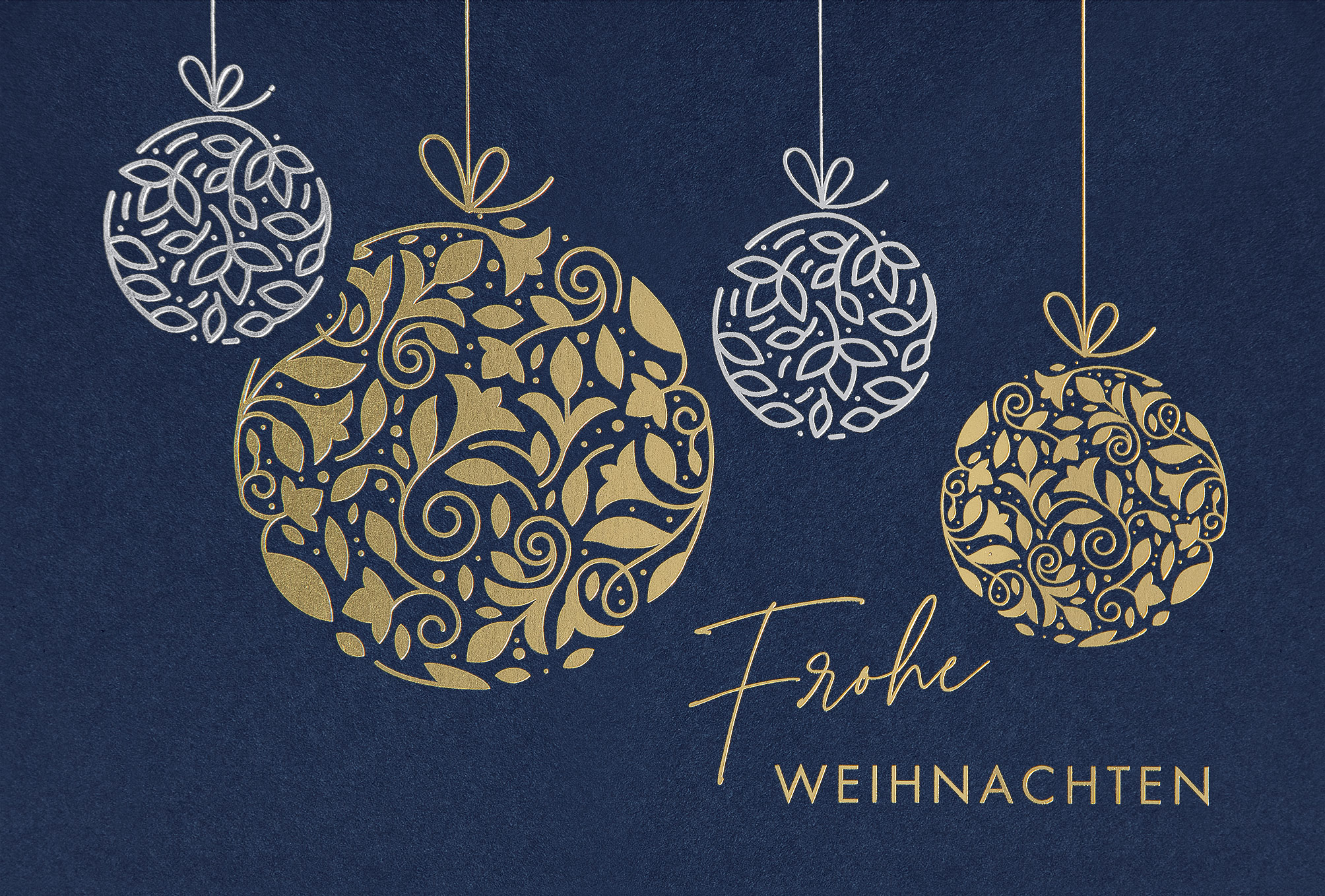 Festliche Weihnachtskarte in blau mit ornamentverzierten Weihnachtskugeln und "Frohe Weihnachten"