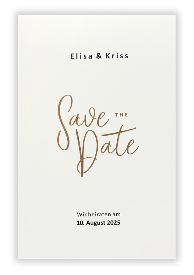 Mögliche Variante ohne Blätterkranz der Save the Date Karte zur Hochzeit aus creme Karton mit Schreibschrift Schriftzug in sandgold