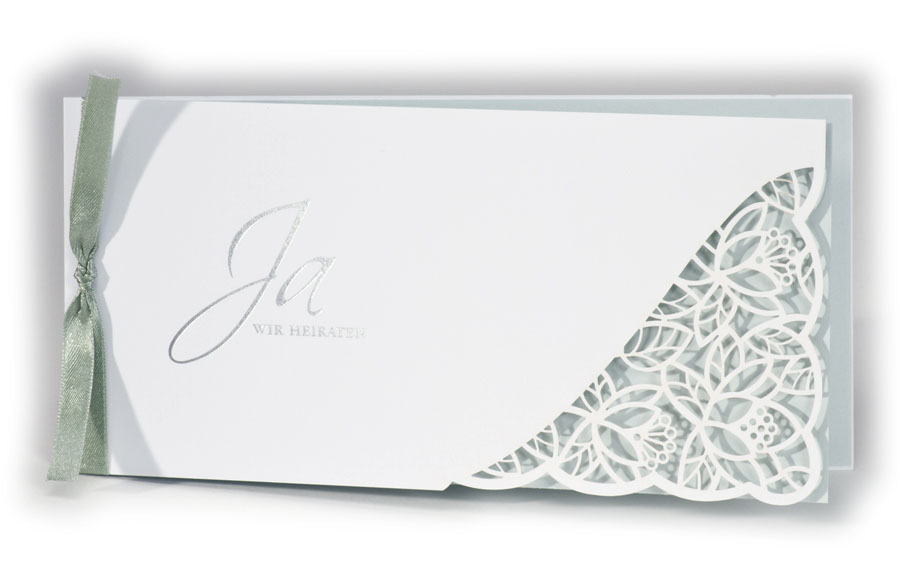 Exclusive Hochzeitskarte im DIN lang Format mit floraler Ornament in Laserstanzung und mintfarbenem Band