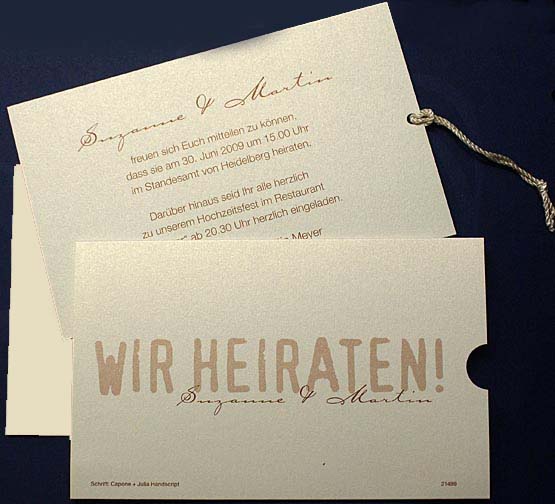 Schiebekarte blanko cremegold, mit Beispieldruck "wir heiraten" in rot als Hochzeitskarte