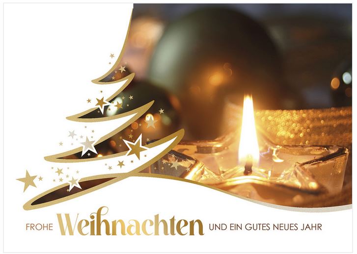 Weihnachtskarte mit Kerzenschein, Sternen, Schwungbaum sowie weihnachtlichen Grüßen