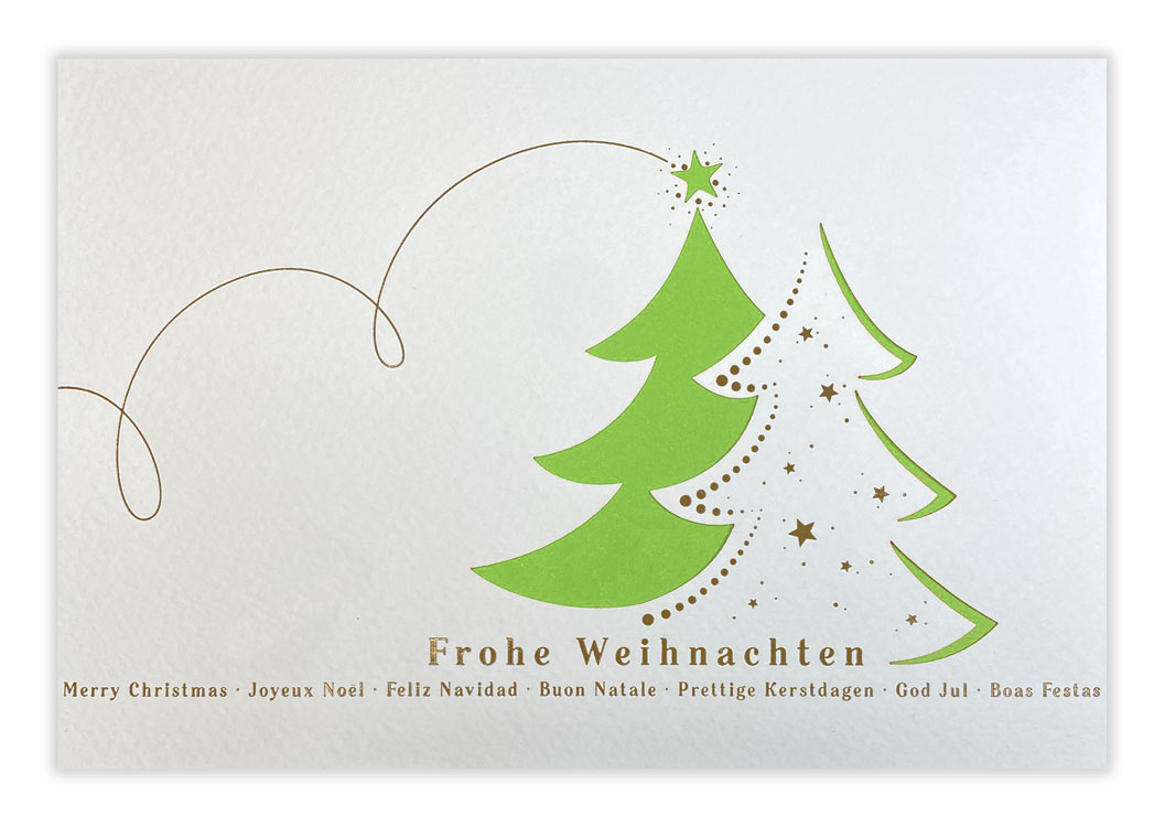 Internationale Weihnachtskarte mit Stanzung Baum und Einlegeblatt in grün