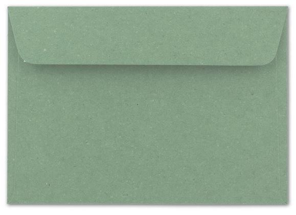 Grüner Recycling-Briefumschlag mit breiter Lasche und Haftklebung im Format 17,6 x 12,5 cm