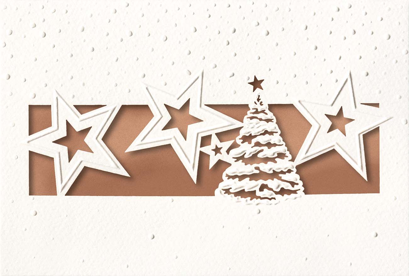 Weihnachtliche Stanzkarte in weiß mit kupferfarbenem Einlegeblatt, Sternen und Weihnachtsbaum