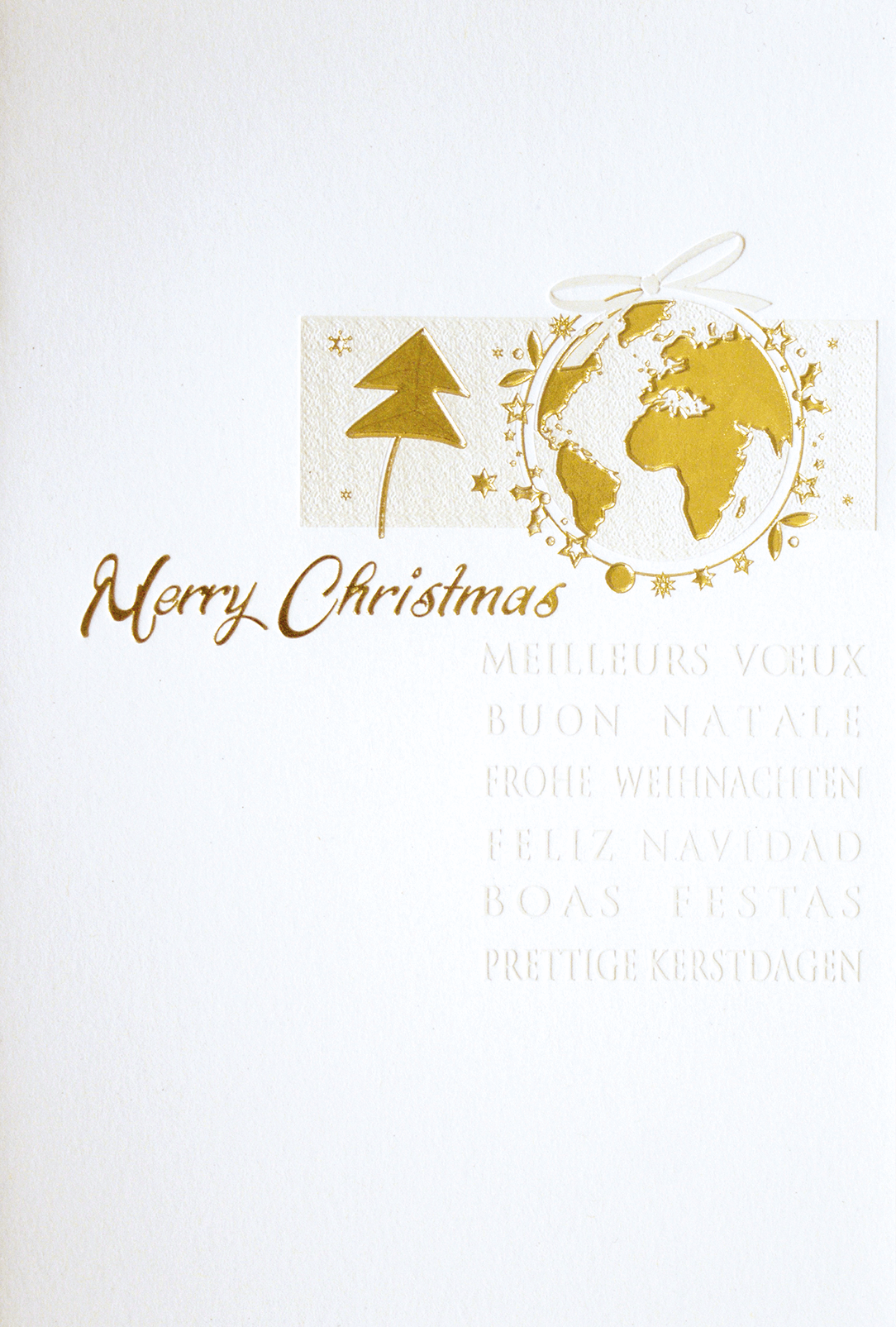 Internationale Weihnachtskarte aus Aquarellkarton mit Prägung Weltkarte, Baum und Weihnachtsgrüße