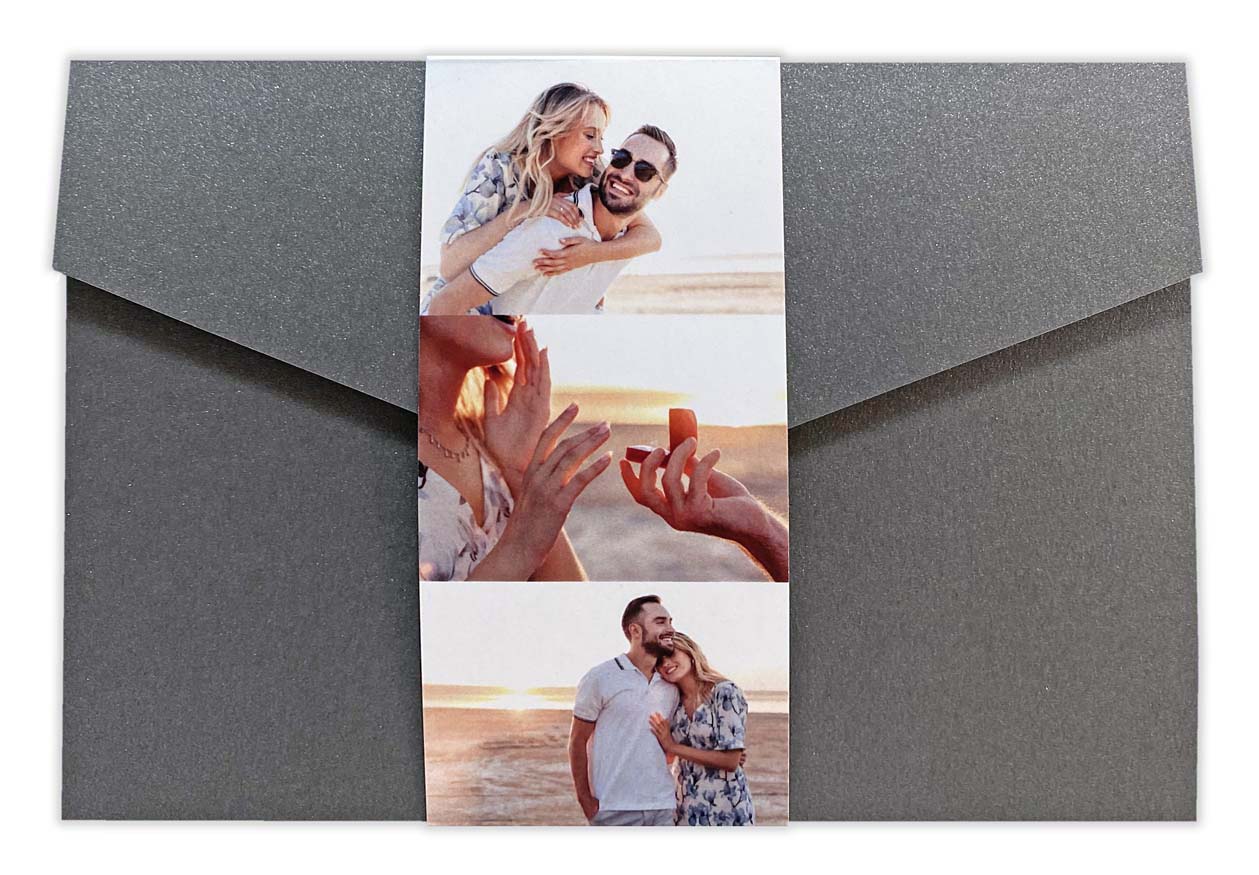 Pocketfold-Einladungskarte in anthrazit Metallic mit eigenen Fotos und mehreren Einlegekarten innen