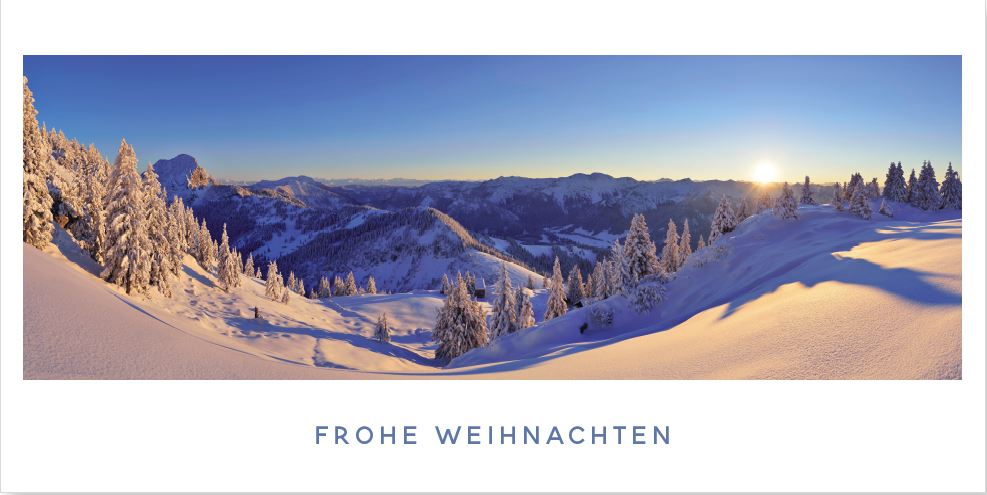 Winterliche Weihnachtskarte mit Gruß und wunderschöner Naturlandschaft im weißen Schnee