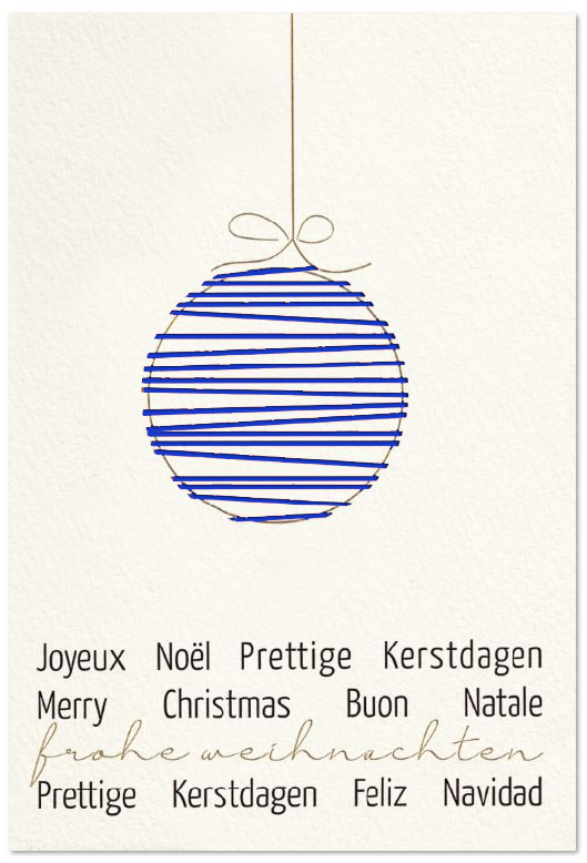 Internationale Weihnachtskarte in weiß mit hängender Kugel und Einlegeblatt in blau