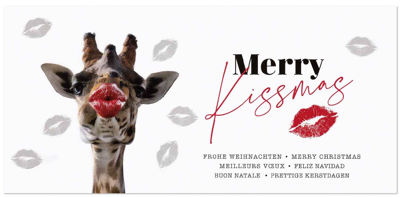 Internationale Weihnachtskarte mit küssender Giraffe und Kussmündern, DIN lang