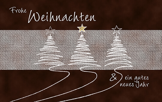 Schwarze Weihnachtskarte mit Weihnachtsbäumen auf Leinenhintergrund und Weihnachtsgrüßen