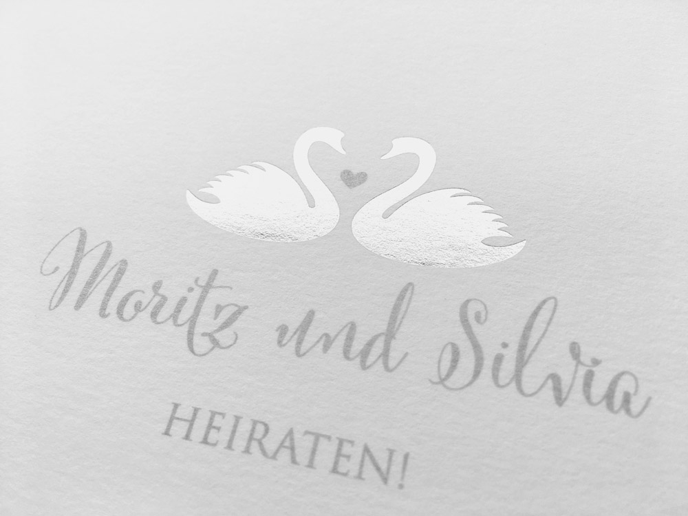 Büttenkarte als Hochzeitskarte mit Schwänen in silber