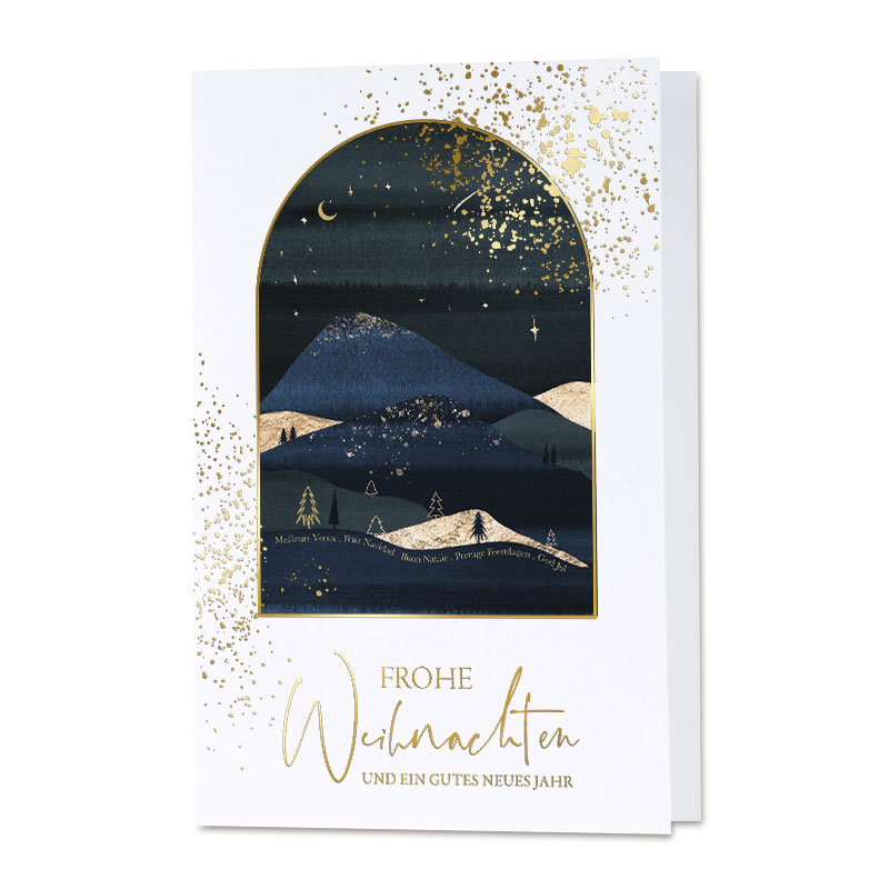 Weiße Weihnachtskarte mit Goldfolienprägung und Farbdruck: Fensterbogen mit Landschaft bei Nacht