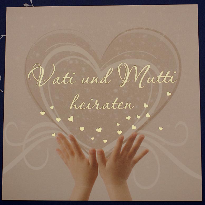 Hochzeitskarte Kinderhände "Vati und Mutti heiraten" für Hochzeit mit Taufe