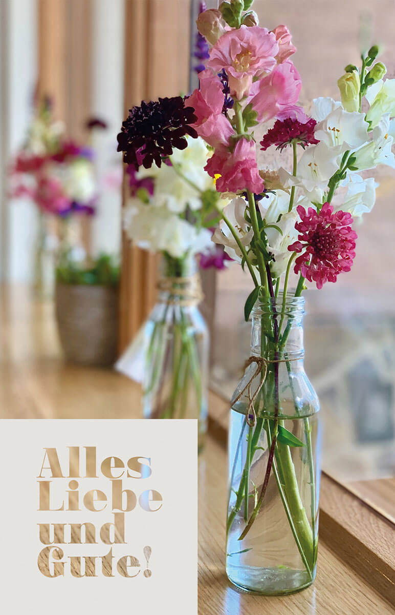 Bunte Glückwunschgrußkarte mit sommerlichen Blumen und "Alles Liebe und Gute!"