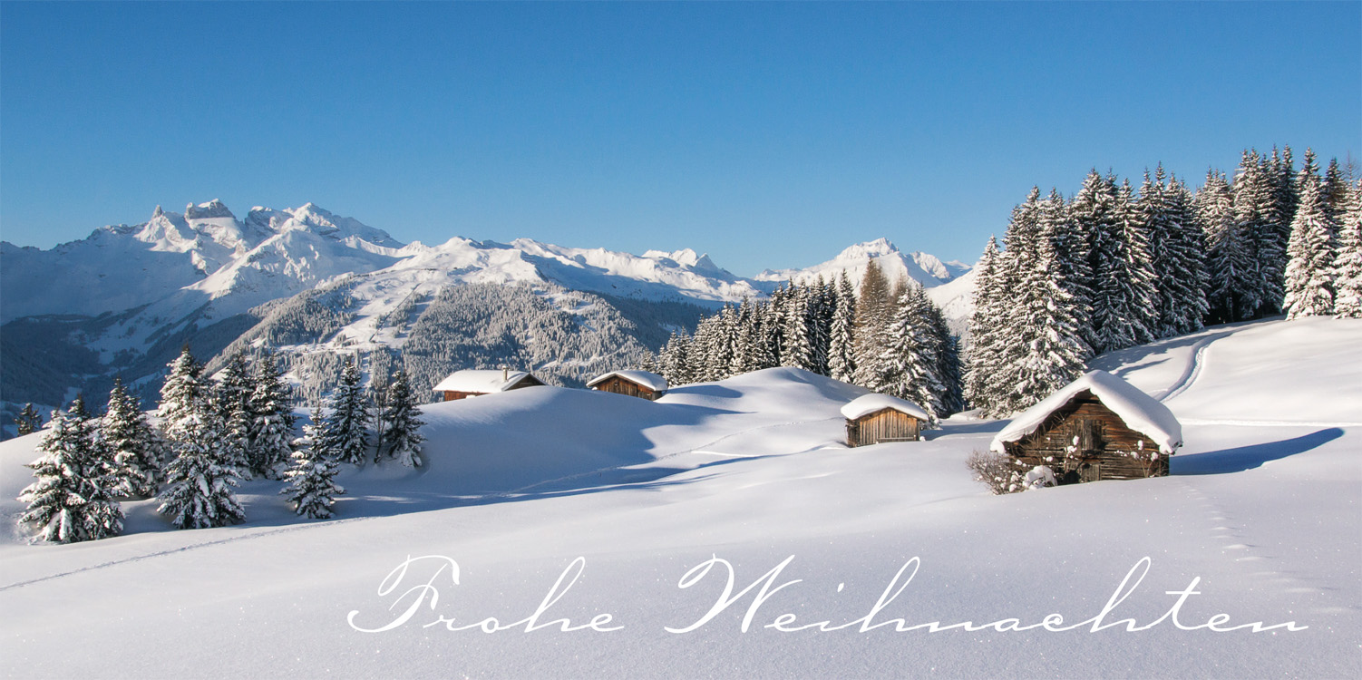 Weihnachtskarte mit Berglandschaft, Hütten und Wald im Winter, Gruß Frohe Weihnachten