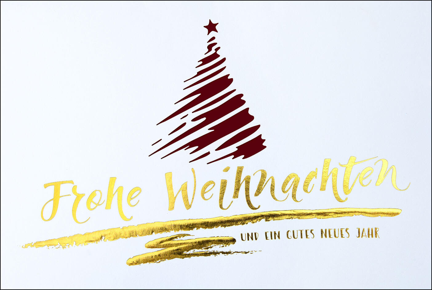 Weihnachtskarte mit Weihnachtsbaum und Schriftzug in Gold - Einleger dunkelrot