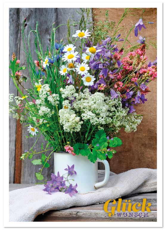 Glückwunschkarte für viele Anlässe mit sommerlichem Blumenstrauß in weißer Milchkanne